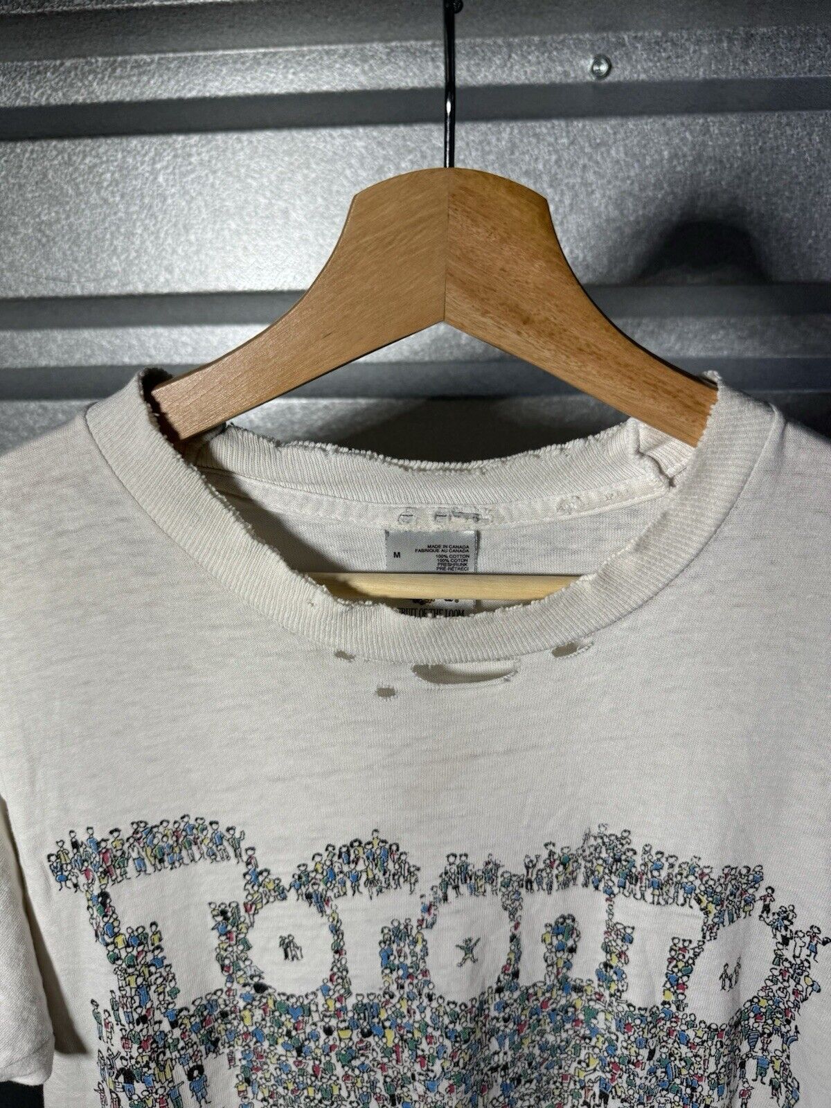 Vintage Toronto T-Shirt Sz M White Fruit Of The Loom Distressed Art Tee 