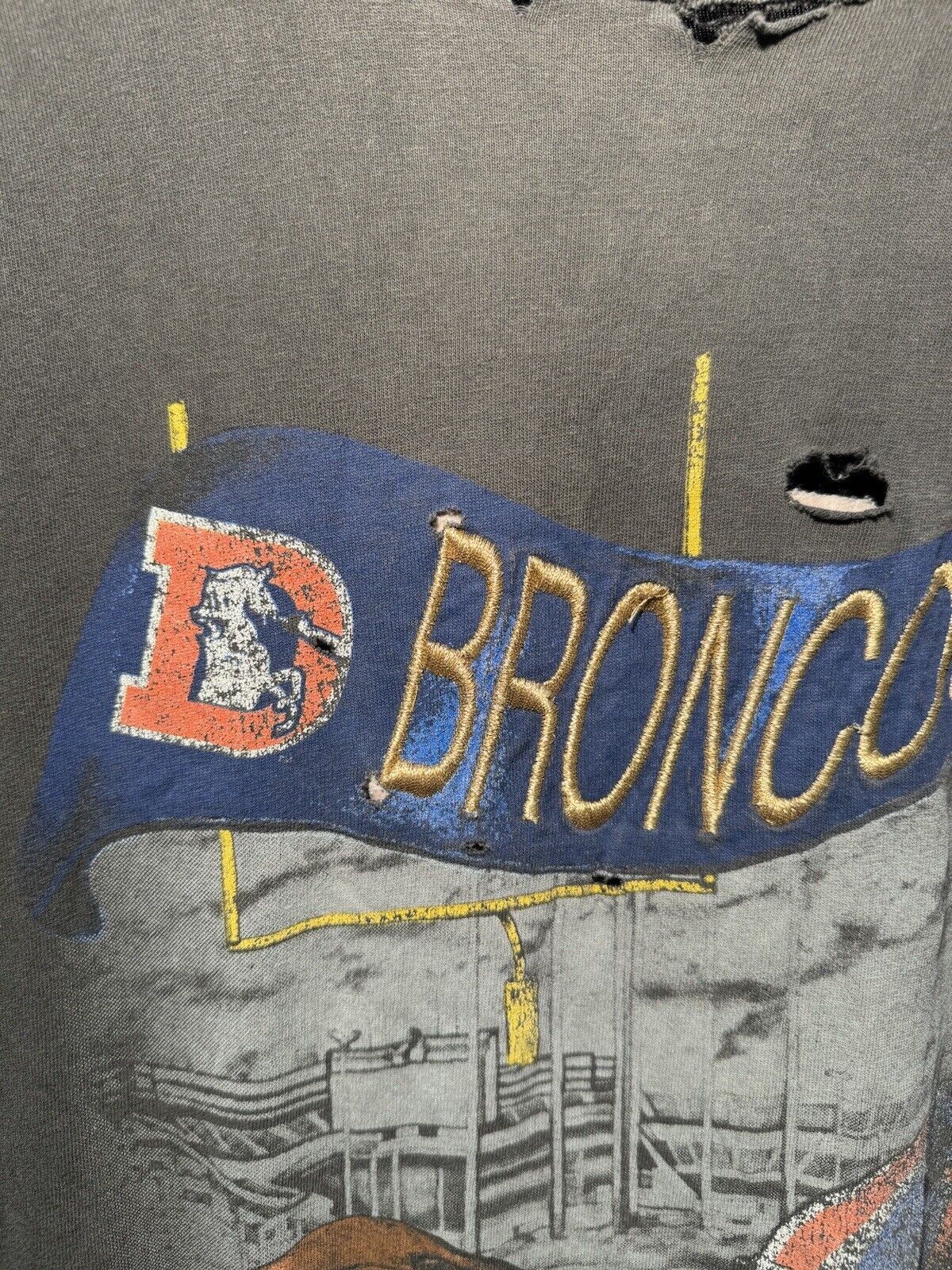 Vintage NutMeg Denver Broncos T-Shirt Sz XL Distressed Faded NFL Very Rare 