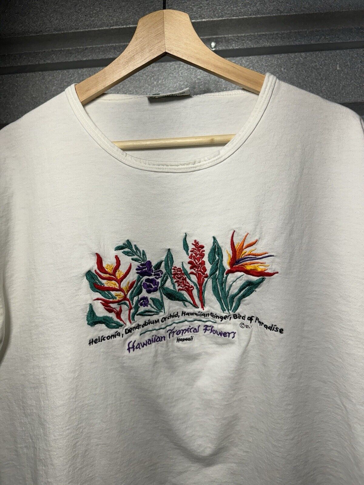 Vintage Women’s Hawaiian Tropical Flowers Embroidered T-Shirt Sz XL USA