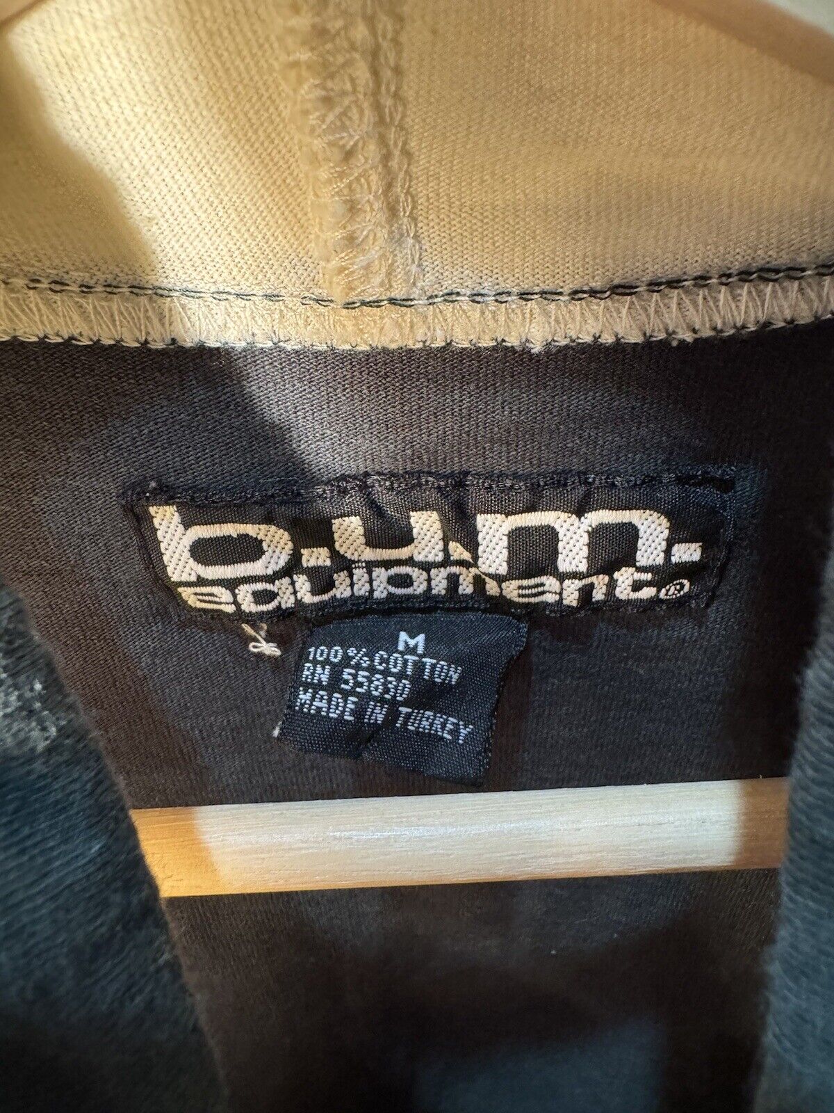 VTG B.U.M. Equipment Sz M Green Logo Hoodie Sweatshirt Pockets 1993