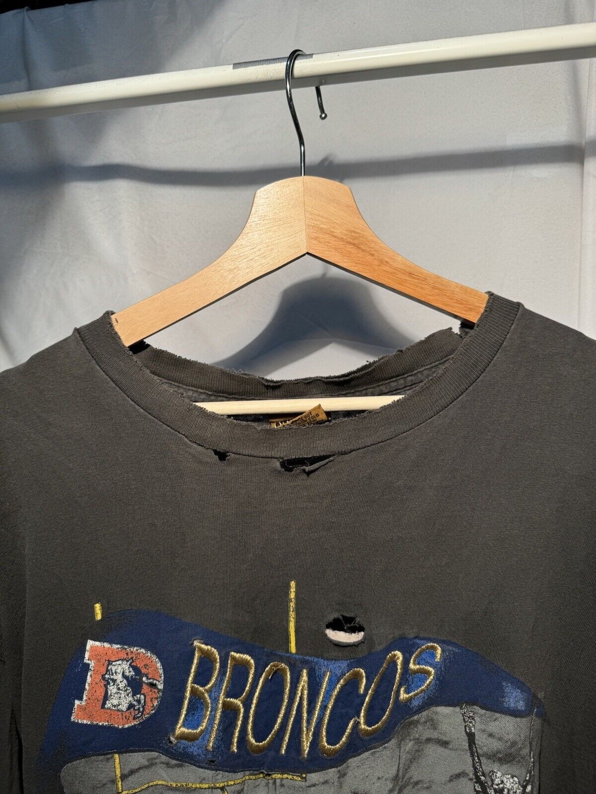 Vintage NutMeg Denver Broncos T-Shirt Sz XL Distressed Faded NFL Very Rare 