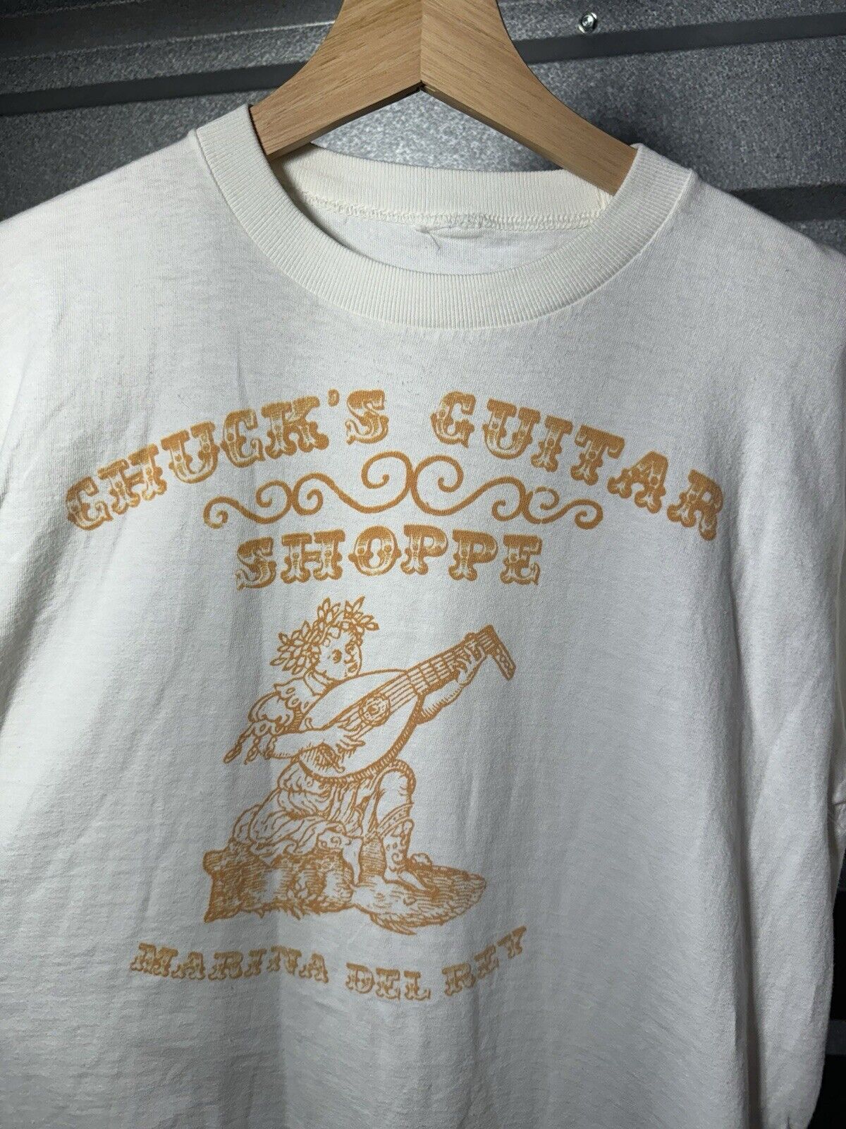 Vintage 80s 90s Chuck’s Guitar Shoppe T-Shirt Sz L White Marina Del Rey 