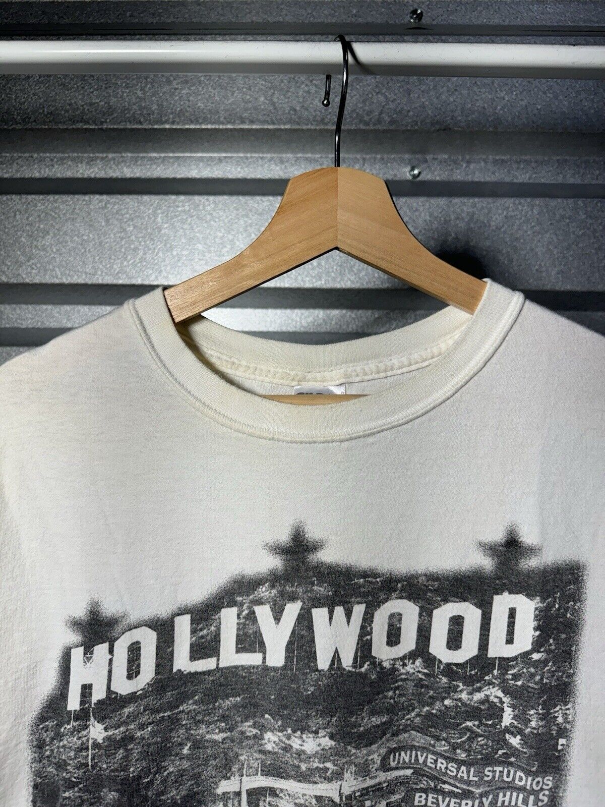 Vintage 90s Y2K Hollywood Big Graphic T-Shirt Sz L White Gildan Beverly Hills 