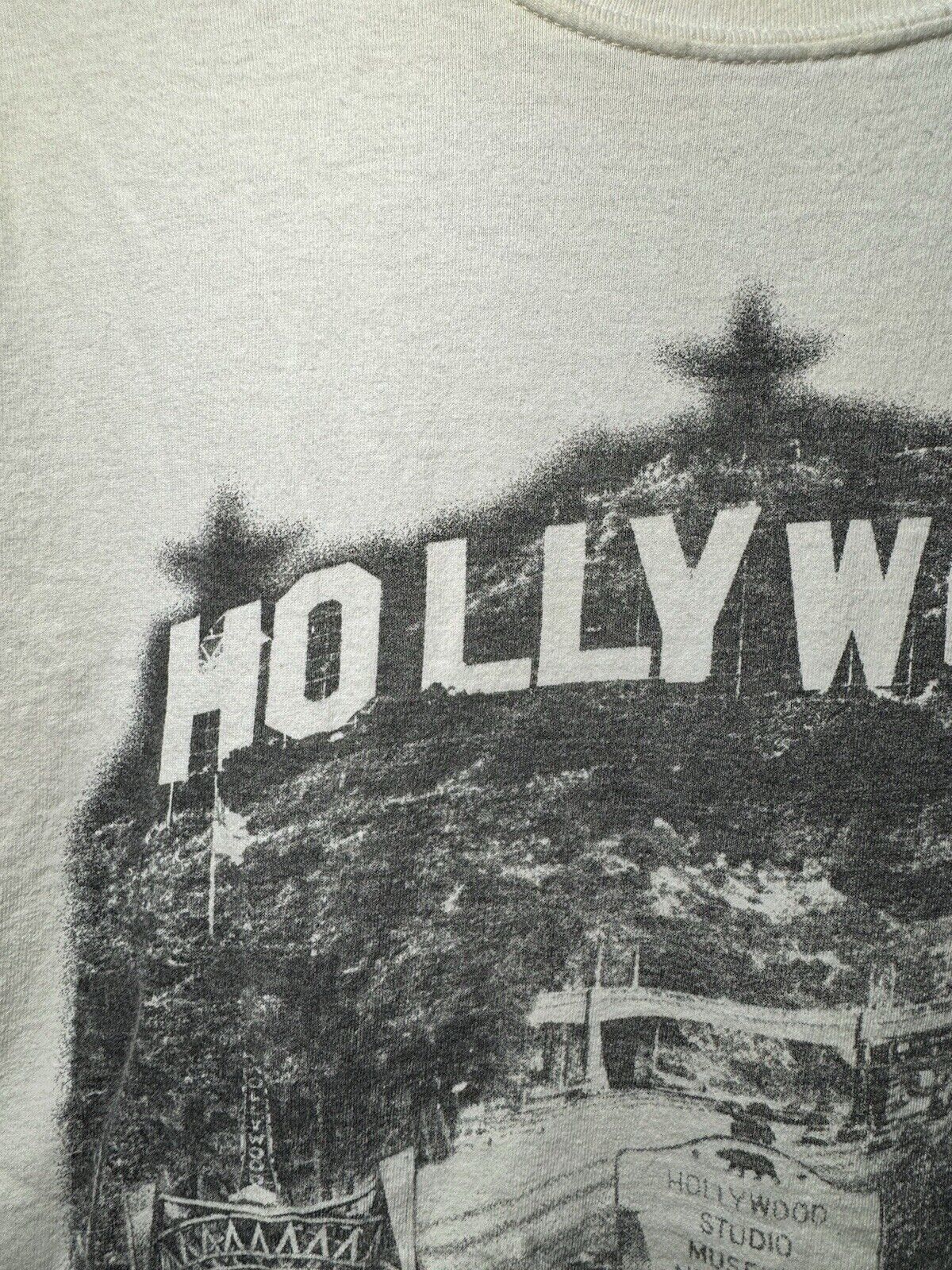 Vintage 90s Y2K Hollywood Big Graphic T-Shirt Sz L White Gildan Beverly Hills 