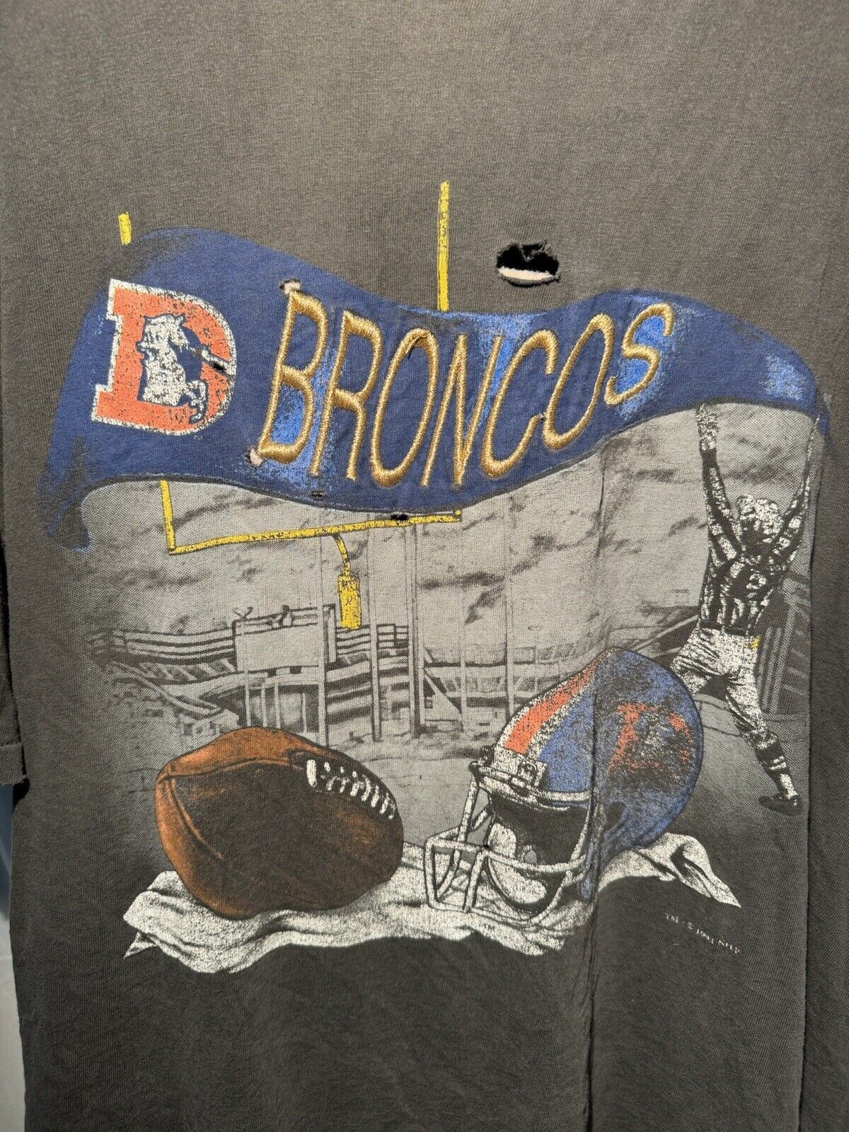 Vintage NutMeg Denver Broncos T-Shirt Sz XL Distressed Faded NFL Very Rare 