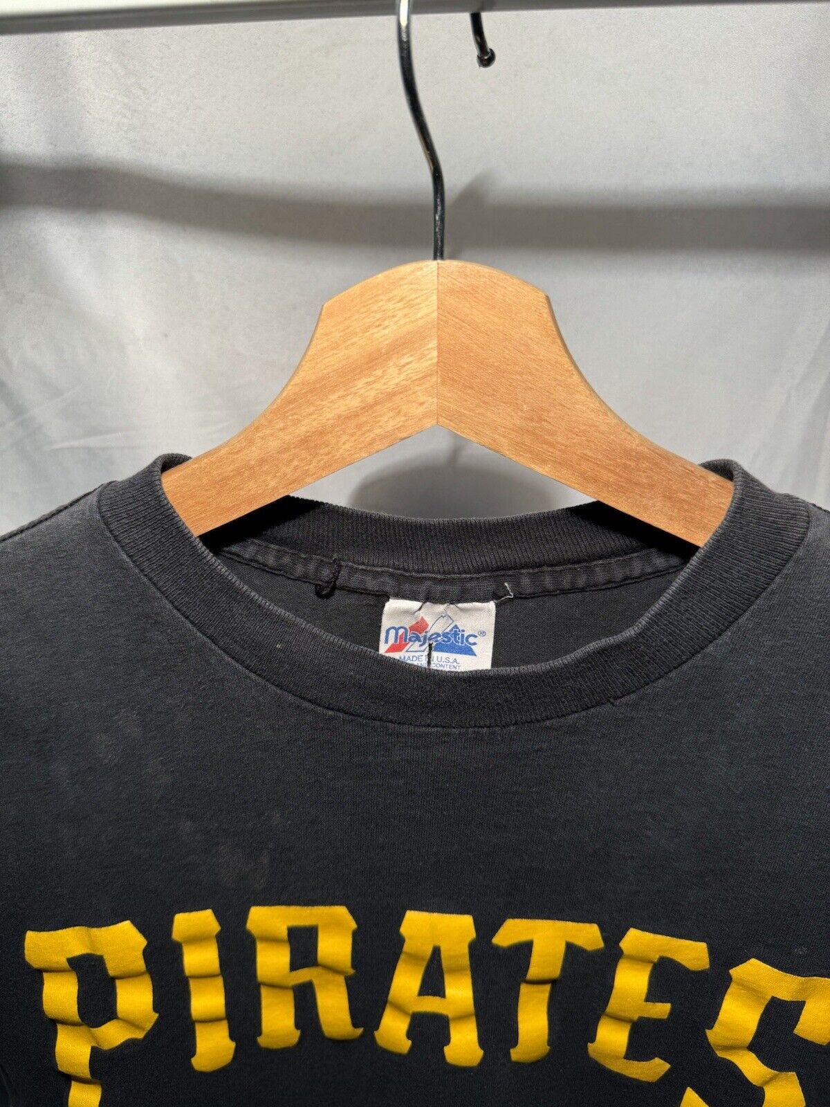 Vintage 90s Pittsburgh Pirates Majestic T-Shirt Black Single Stitch Youth L 